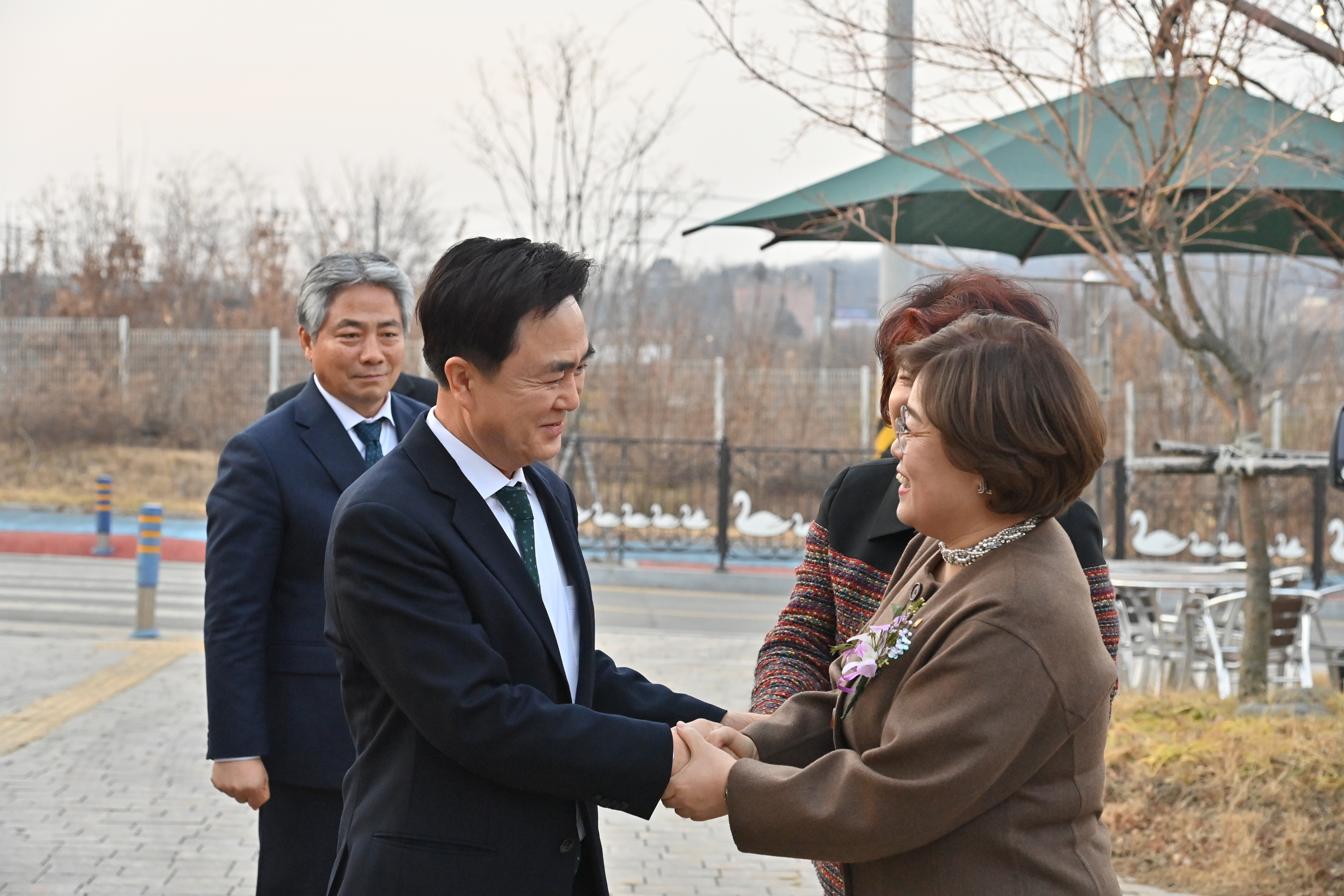 김태흠 도지사는 22일 아산 모나밸리에서 열린 '한국여성경제인협회 충남지회 회장 이취임식'에 참석했다. 관련사진 10