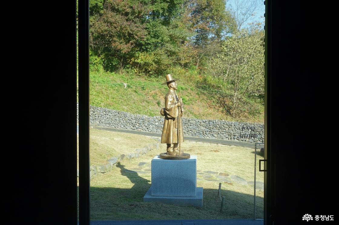 경당 내에서 바라본 최양업 신부